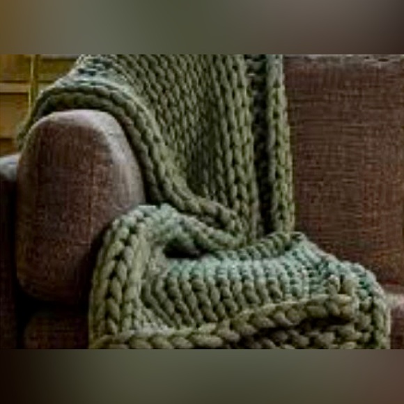 Casaluna Bedding 5x70 Oversized Solid Bed Throw Chunky Knit Sage